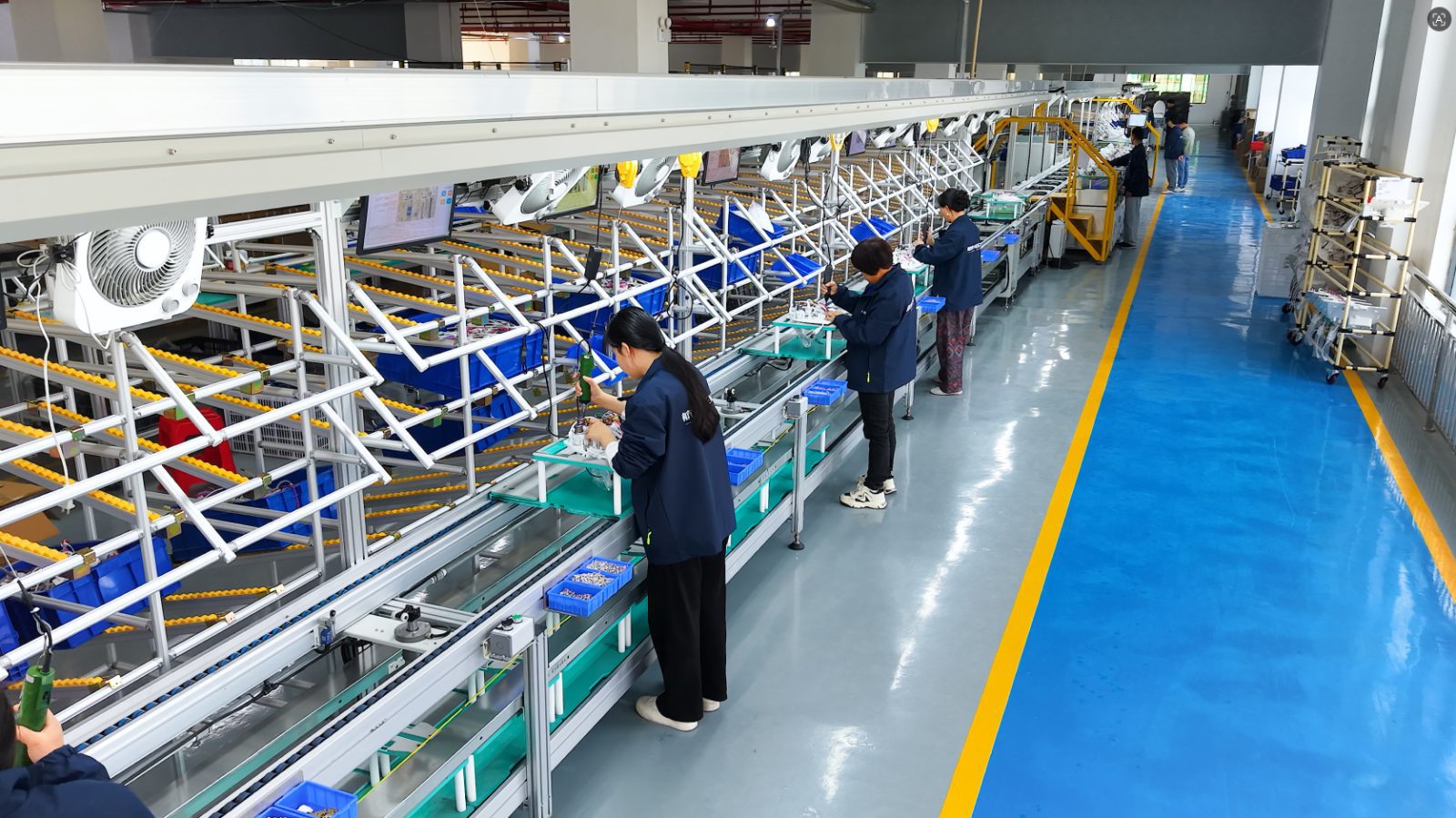 Export packing and carton staging before container loading